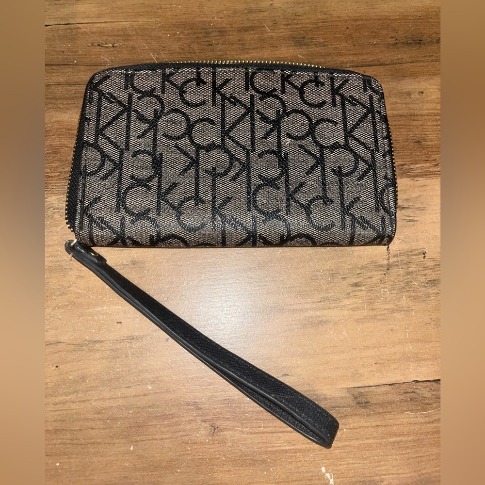 Calvin Klein Brown Clutch Wallet - Picture 2 of 3